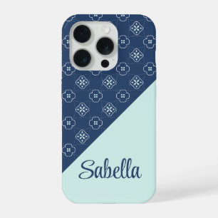 Coque iPhone 15 Pro Style denim bleu et motif de fleurs de menthe en m