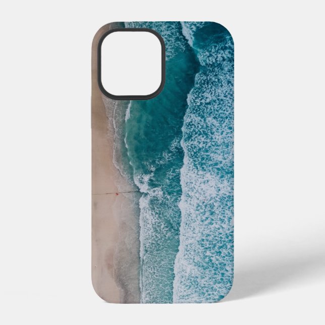 Coque iPhone Vagues de l'océan bleu sur une plage de sable (Verso)