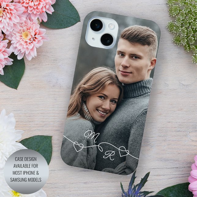Coque iPhone Vos monogrammes et cœurs d'amour entrelacés (Créateur téléchargé)