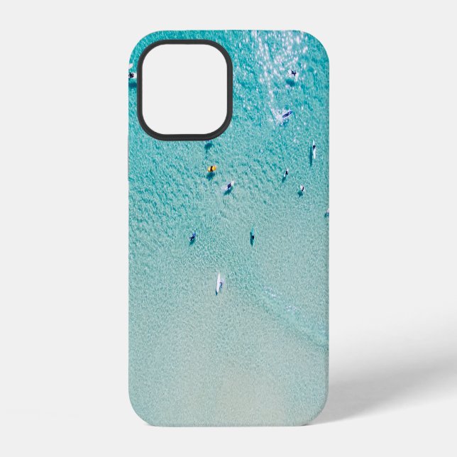 Coque iPhone Vue aérienne de surfeurs, océan clair. (Verso)