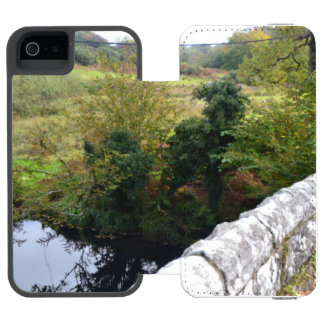 Coque-portefeuille iPhone 5 Incipio Watson™ façon naturelle d'imiter les animaux