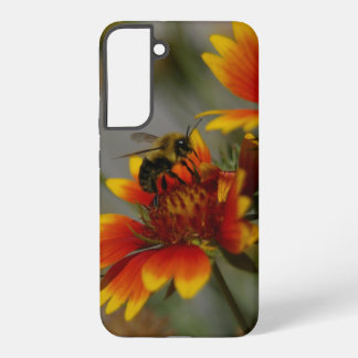 Coque Samsung Galaxy Abeille en train de butiner sur une fleur