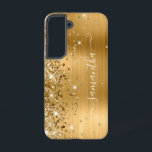 Coque Samsung Galaxy Glitterie or Foil Girl Signature<br><div class="desc">Une parties scintillant en or brillant imitation filée se met en surbrillance sur le bord gauche avec un papier en métal brossé à l'ombre dorée. La signature girly moderne dispose d'une élégante police de calligraphie blanche avec queues décoratives dans un format vertical. Customisez les styles de police ou déplacez les...</div>