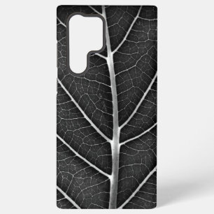 Coque Samsung Galaxy Gros plan sur une feuille lumineuse en noir et bla