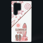 Coque Samsung Galaxy Jours avant la plage<br><div class="desc">Un design d'été ludique avec une planche de surf,  des tongs,  des coquillages,  un soleil éclatant et l'expression "Summer Vibes" sur une plage de sable.</div>