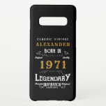 Coque Samsung Galaxy S10  Personnalisé 50e anniversaire Né 1971 Noir Vintage<br><div class="desc">Un modèle téléphonique classique personnalisé Samsung Galaxy pour cette célébration d'anniversaire pour quelqu'un né en 1971 et ayant 50 ans. Ajoutez le nom à ce design vintage de style rétro noir, blanc et or pour un cadeau de 50ème anniversaire personnalisé. Modifiez facilement le nom et l'année avec le modèle fourni....</div>
