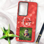 Coque Samsung Galaxy Photo Personnalisée Ajouter Un Nom Monogramme Cora<br><div class="desc">Que diriez-vous d'une boîte de téléphone photo grand-mère brag personnalisée ? Cette étui téléphonique amusante dédiée à un surnom de grand-mère "Grammy" présente un arrière - plan de bokeh de parties scintillant de corail, une pièce pour un monogramme de lettre initiale et une photo. Personnalisez le texte pour n'importe qui...</div>
