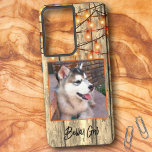 Coque Samsung Galaxy Photo Rustique personnalisée Carré Alaskan Malamut<br><div class="desc">Cette conception comporte une photo de gros plan d'un chiot malamué de l'Alaska comme espace réservé. Vous pouvez le laisser ou remplacer l'image du carré par votre animal de compagnie préféré ou la photo des gens. Remplissez le champ de texte avec un nom, des initiales, supprimez le texte ou modifiez...</div>