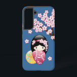 Coque Samsung Galaxy Poupée Kokeshi Printemps - Cute Geisha Japonaise s<br><div class="desc">Illustration vectorielle d'une mignonne geisha orientale en robe kimono rose foncé/magenta avec une large ceinture obi et un parapluie en papier bambou jaune. La fille aux longs cheveux noirs est décorée de fleurs fleuries. Cette oeuvre a été inspirée par les poupées kokeshi traditionnelles du Japon et influencée par le style...</div>