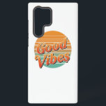Coque Samsung Galaxy Style rétro "Good Vibes"<br><div class="desc">Attrapez une vague de positivité avec ce superbe design rétro "Good Vibes". Doté d'une police super de style les années 70 et d'un coucher de soleil vintage, ce travail d'art consiste à embrasser le bonheur et la bonne énergie. C’est le design parfait et intemporel pour tous ceux qui aiment une...</div>