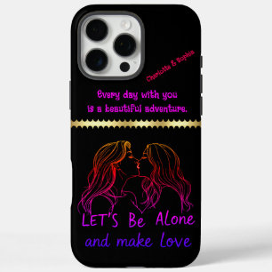 Coque iPhone 16 Pro Max affection créative célébrant l'amour entre les fem