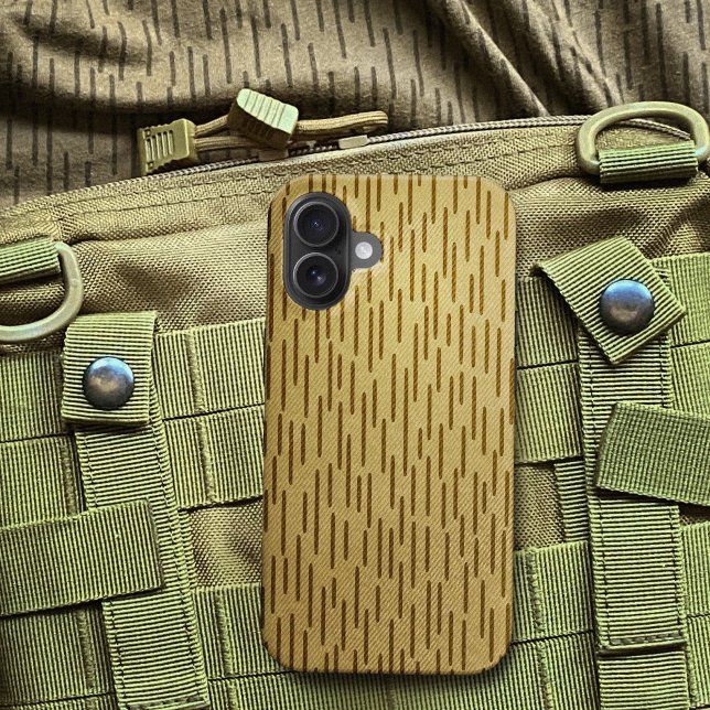 Coques Case-Mate iPhone Allemagne de l'Est Strichtarn Camo Classic Worn Ra (East German Strichtarn Camo Classic Worn Raindrop Case-Mate iPhone Case)