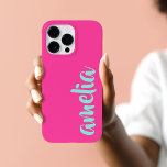 Coque Case-Mate iPhone Aqua bleu nom personnalisé script bold rose chaud<br><div class="desc">Couverture de téléphone rose avec votre nom dans une police de script bleu aqua sur un arrière - plan rose chaud. Design audacieux et coloré.</div>