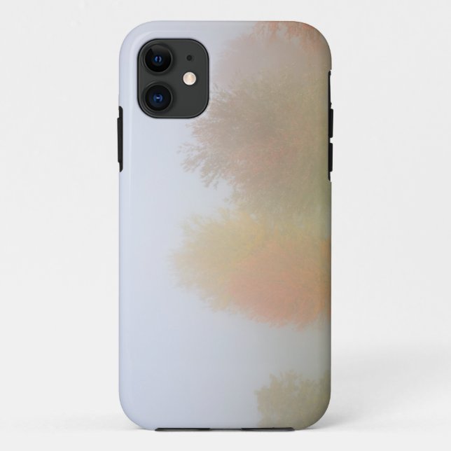 Coques Case-Mate iPhone Arbres de chute enveloppés en brume (Dos)
