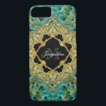 Coque iPhone 7 Art Déco Peacock Gold Parties scintillant Old Holl<br><div class="desc">Personnalisé avec votre monogramme customisé avec votre nom de famille et votre prénom et votre prénom. Il s'agit d'un mélange d'oeuvres d'art vintages et d'une photographie originale de plumes de paon dessinée graphiquement par Audrey Jeanne Roberts et conçue pour une collection d'accessoires de mode moderne et contemporaine. Il y a...</div>