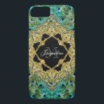 Coque iPhone 7 Art Déco Peacock Gold Parties scintillant Old Holl<br><div class="desc">Personnalisé avec votre monogramme customisé avec votre nom de famille et votre prénom et votre prénom. Il s'agit d'un mélange d'oeuvres d'art vintages et d'une photographie originale de plumes de paon dessinée graphiquement par Audrey Jeanne Roberts et conçue pour une collection d'accessoires de mode moderne et contemporaine. Il y a...</div>
