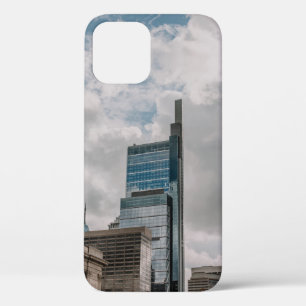 Case-Mate iPhone CASE BÂTIMENT EN BÉTON GRIS SOUS LE CIEL NUAGE PENDANT