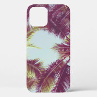 Beau palmier tropical autour de l'océan