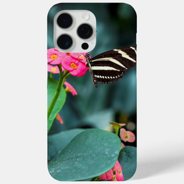 Coques Case-Mate iPhone Beau papillon sur une fleur rose (Verso)