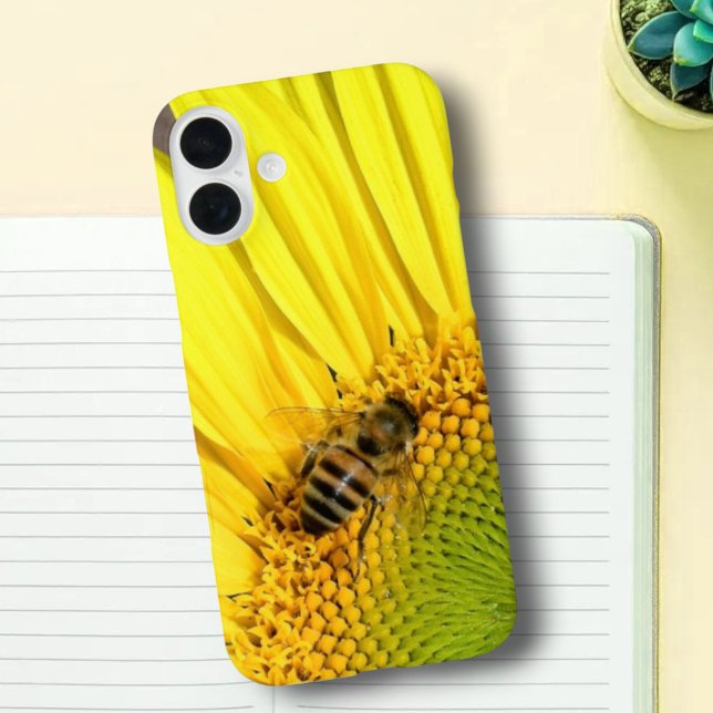 Coques Case-Mate iPhone Bee On Sunflower Gros plan (phone case back)