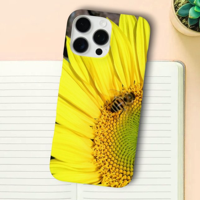 Coques Case-Mate iPhone Bee On Sunflower Quarter Gros plan Photo (phone case back bee on sunflower )