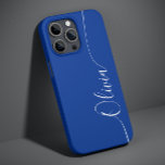 Coque Case-Mate iPhone Blue White Elegant Calligraphie Nom du script<br><div class="desc">Blue White Elegant Calligraphy Script Personnalisé Nom iPhone 14 Smart Phone Boîtes dispose d'un design moderne et tendance simple et élégant avec votre nom personnalisé dans élégante calligraphie manuscrite typographie de script sur un arrière - plan bleu. Conçu par ©Evco Studio www.zazzle.com/store/evcostudio</div>
