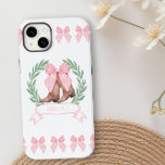 Coque Case-Mate iPhone Bottes pour fille et vaches roses Personnalisées<br><div class="desc">Coque iphone personnalisé avec bottes de cowgirl et grand arc rose encadré d'une couronne de laurier et d'une bannière de nom. Ajoutez votre nom, votre monogramme ou votre initiale. Conception fillette avec des bordures d'arcs roses pour correspondre au logo de la cowgirl. Conçu pour l'iPhone 14 Plus mais il conviendra...</div>
