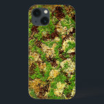 iPhone 13 Coque Camo Moss rouille vieilli Grunge vieille texture<br><div class="desc">Ce design unique montre une fausse texture de fer rouillé / mossy sur un arrière - plan fait pour avoir l'air très vieux et mottled. Il s'agit d'une texture arrière - plan grineuse, antique, usée et fournira un camouflage naturel dans la forêt ou faire paraître que vous avez découvert votre...</div>