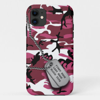 Etui iPhone Case-Mate Camo rose avec des étiquettes de chien