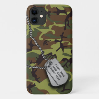 Coques Pour iPhone Camo vert avec des étiquettes de chien