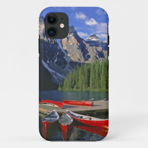 Etui iPhone Case-Mate Canada, Alberta, lac Moraine. Des canoës rouges at