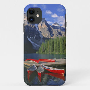 Etui iPhone Case-Mate Canada, Alberta, lac Moraine. Des canoës rouges at
