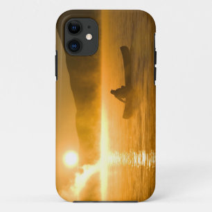 Coque Case-Mate Pour iPhone Canoë-kayak à Lily Bay au lever du soleil, lac Moo