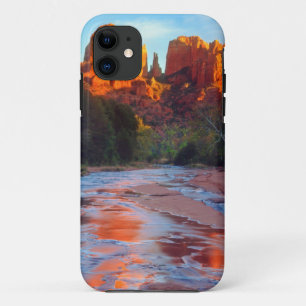 Coques Pour iPhone Cathedral Rock se reflétant à Oak Creek au Sunset