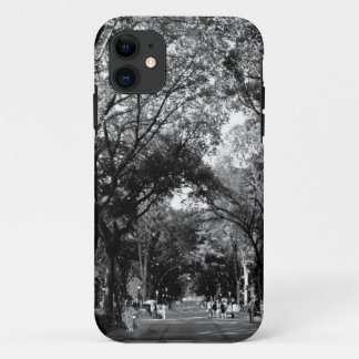 Case-Mate iPhone Case Central Park : Marche des poètes dans la BW d'été
