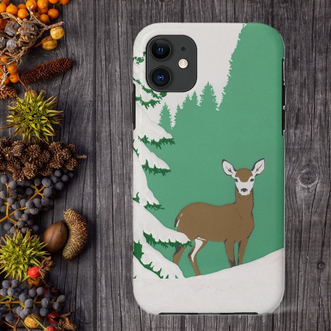 Coques Case-Mate iPhone Cerf Neige Scène d'hiver Pin (Brown femail deer white face by pine gree in snow on phone case.)