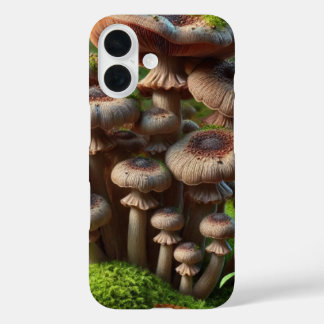 Coque Pour iPhone 16 Champignons réalistes dans une forêt luxuriante