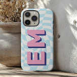 Coque iPhone 16 Pro Max Chariot esthétique Monogramme tendance<br><div class="desc">Voici le Coque iPhone 16 Pro Max avec un motif de damier élégant et esthétique qui augmente l'apparence de votre téléphone. Ce coque haut de gamme est personnalisé avec deux initiales tendance, parfait pour présenter votre prénom et votre nom de famille dans un design moderne et élégant. Le motif de...</div>
