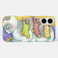 Chat de Noël mignon dormant avec des souris dans l