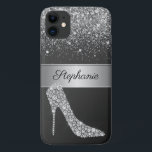 Case-Mate iPhone Case Chic Silver Parties scintillant Diamond Haut talon<br><div class="desc">Protégez votre téléphone avec style grâce à cette parties scintillant chic et cette étui téléphonique glam. Cet élégant modèle design dispose d'une chaussure à talons hauts en diamants blancs sur un arrière - plan noir. Ci-dessus est une bande de texture métallique argentée avec votre nom pour personnaliser accentué par une...</div>