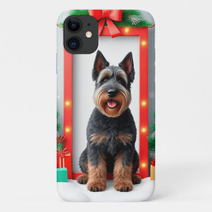 Case-Mate iPhone Case Chien posant parmi les décorations de Noël festive