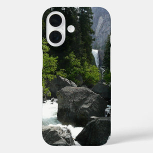 Coque Pour iPhone 16 Chutes vernales à la distance à Yosemite