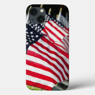 Etui iPhone 13 Cimetière militaire historique avec drapeaux améri
