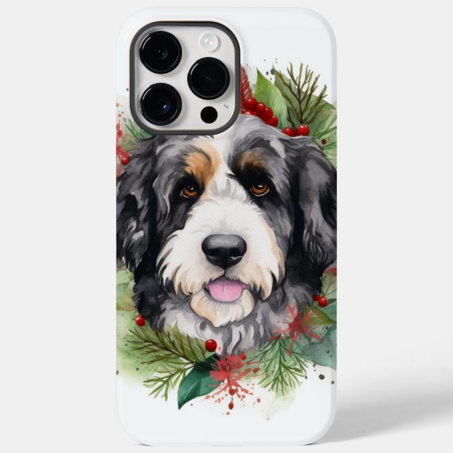 Coques Case-Mate iPhone Couronne de Noël Bernedoodle Chien festif (Verso)