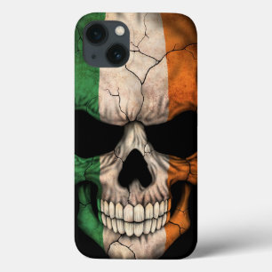 iPhone 13 Coque Crâne irlandais de drapeau sur le noir