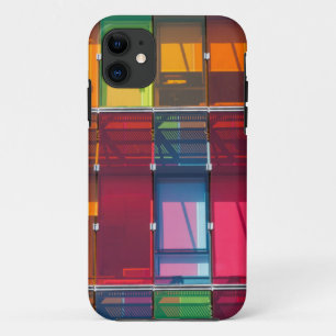 Coque iPhone 11 Détail d'un bâtiment commercial multicolore