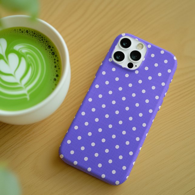 Coques Case-Mate iPhone Dotty Delft Purple (A Dotty Delight Purple Case-Mate iPhone Case is on the table.)