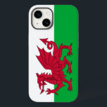 Coque Case-Mate iPhone Drapeau de dragon gallois<br><div class="desc">iPhone 14 coque avec le drapeau du Pays de Galles (partie du Royaume-Uni de Grande-Bretagne et d'Irlande du Nord) avec le dragon rouge,  le drapeau blanc et vert</div>