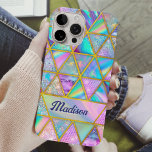 Coque iPhone 16 Pro Elégant holographique tendance faux or géométrique<br><div class="desc">Elégant holographique iridescente cool faux or géométrique iPhone 16 Coque. Avec un design de triangles géométriques dans des teintes holographiques, ce coque brille avec une finition lisse et irisée. Les couleurs changeantes du violet, du turquoise et de l'or donnent au motif l'impression d'une mosaïque de minuscules cristaux, donnant au coque...</div>