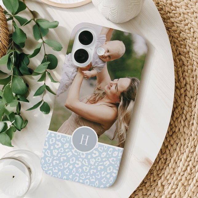 Coques Case-Mate iPhone Empreinte de léopard bleu ciel mignon Monogramme & (Créateur téléchargé)